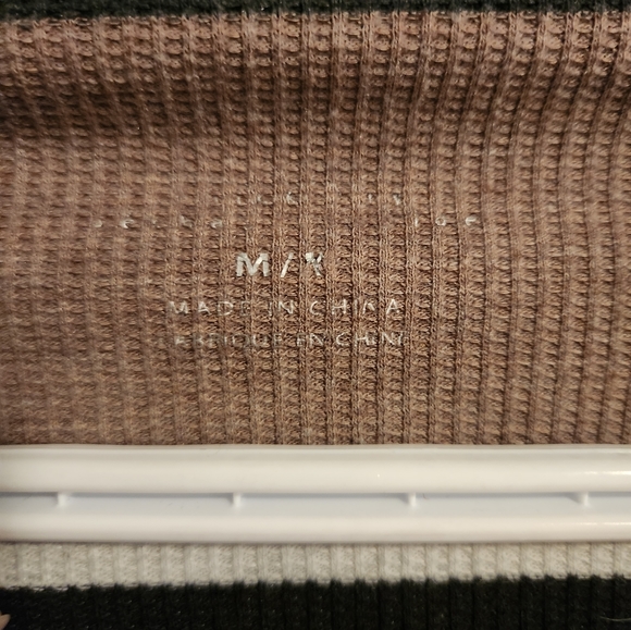 Calvin Klien Cardigan size medium - Picture 6 of 8